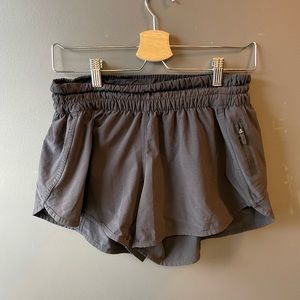 Lululemon Women’s Tracker Low-Rise Lined Short 4"